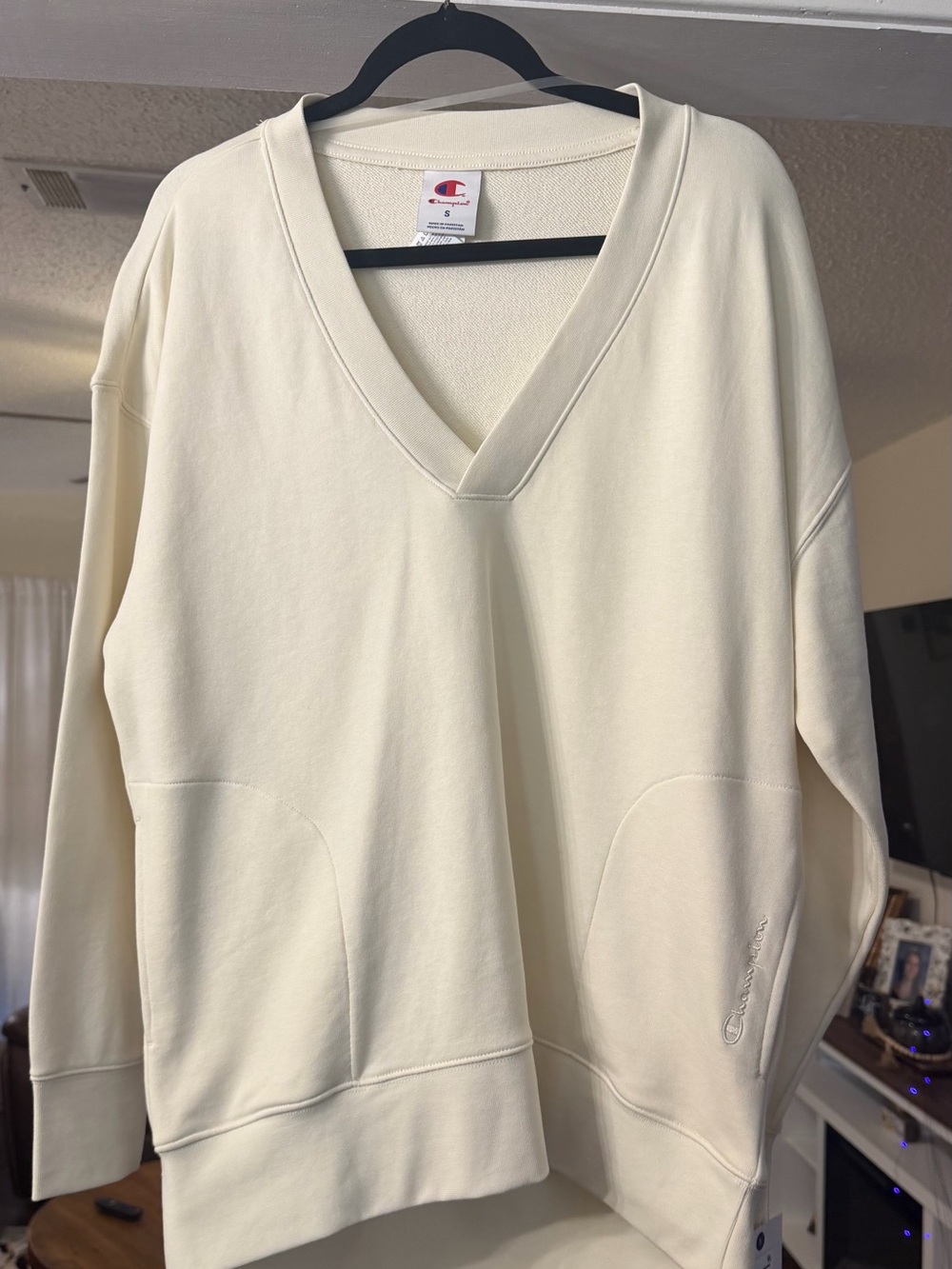 Champion Women's V-Neck Pullover